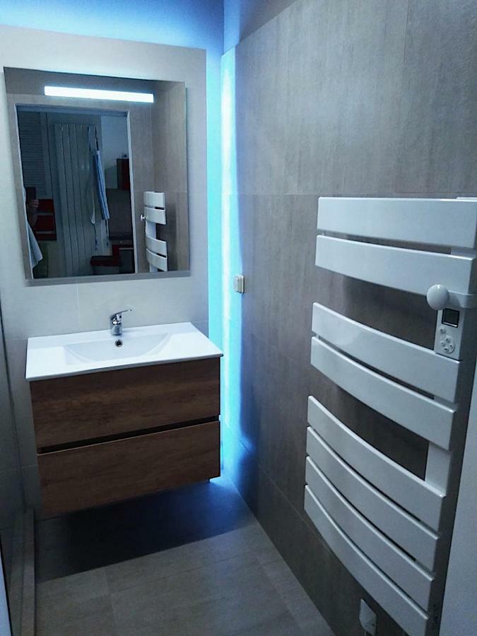 Bel Appartement Les Pieds Dans L'Eau Villeneuve-Loubet Esterno foto